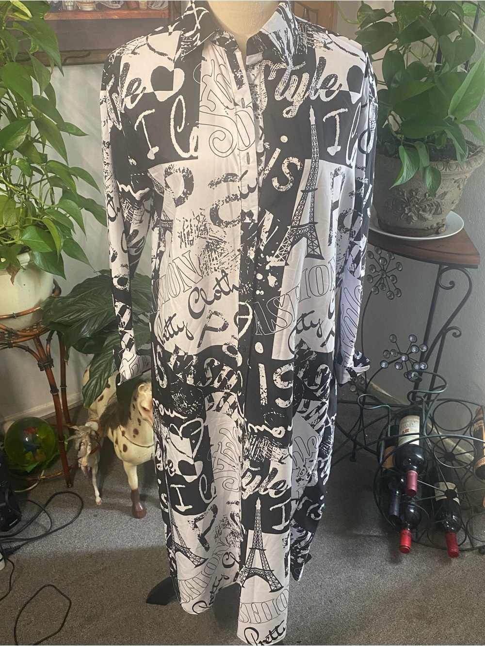 Live 4 Truth Black & White Graphic Maxi Shirt Dress size S